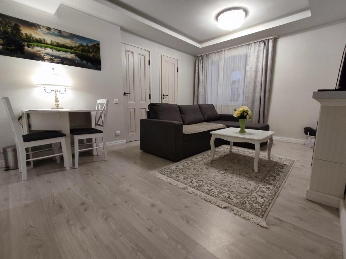 טרטו Romantic Suite With Sauna, Free Parking מראה חיצוני תמונה